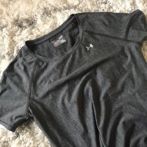 Women under armour grey workout shirt